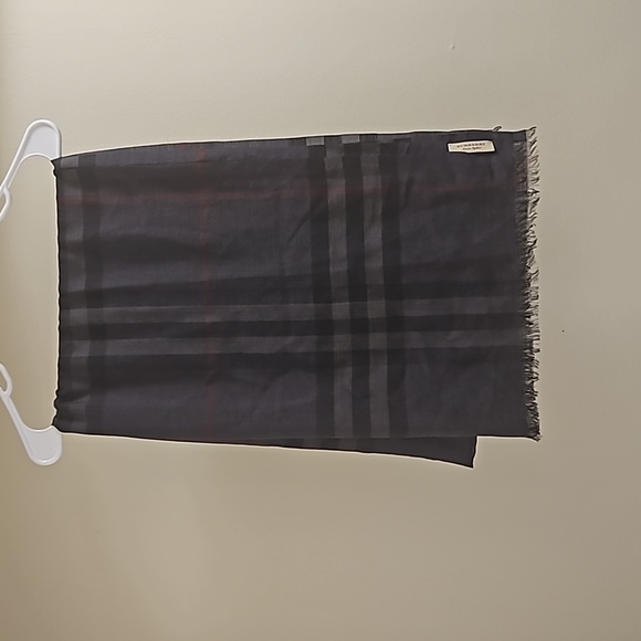 Burberry Scarf - Picture 1 of 8